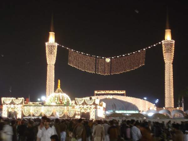 darbar-data-sahib-lahore-pakistan.jpg